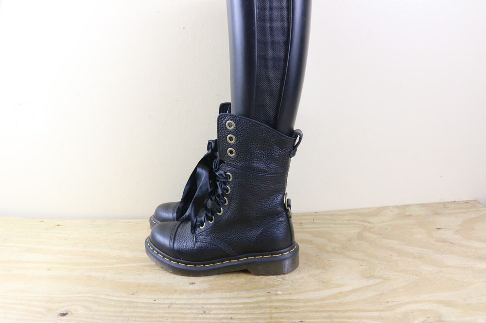 Dr. Martens Boots Womens Aimilita 5 Green Blue Plaid Fold Over Combat Air Ware